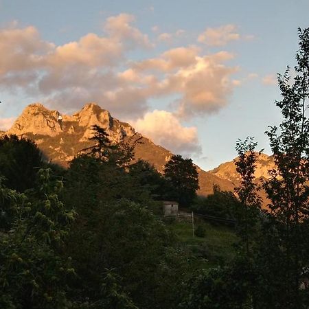 Pania Forata Hostel Стаццема Екстер'єр фото