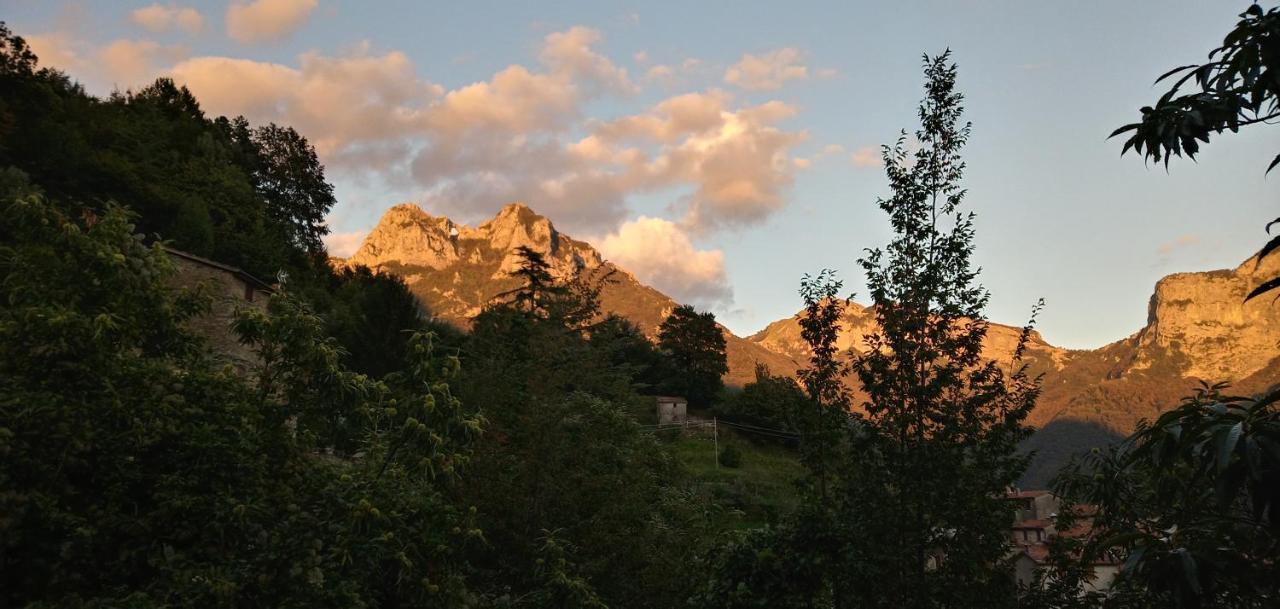 Pania Forata Hostel Стаццема Екстер'єр фото